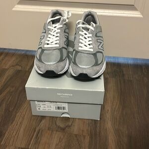 Men’s Grey New Balance 990v5